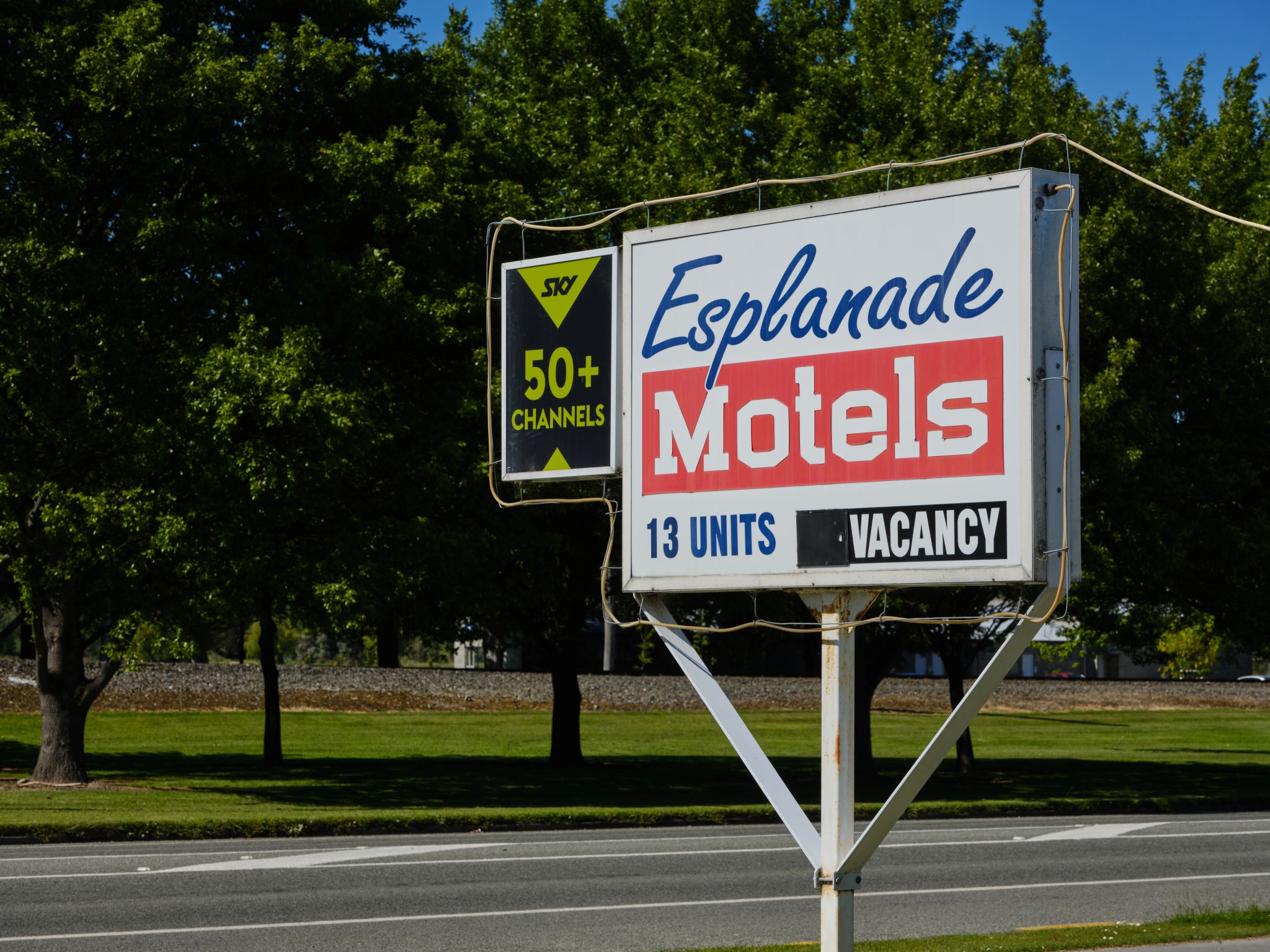 Esplanade motel sign2 - Esplanade Motel Gore